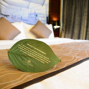 Premier King or Twin Suite Harbour View